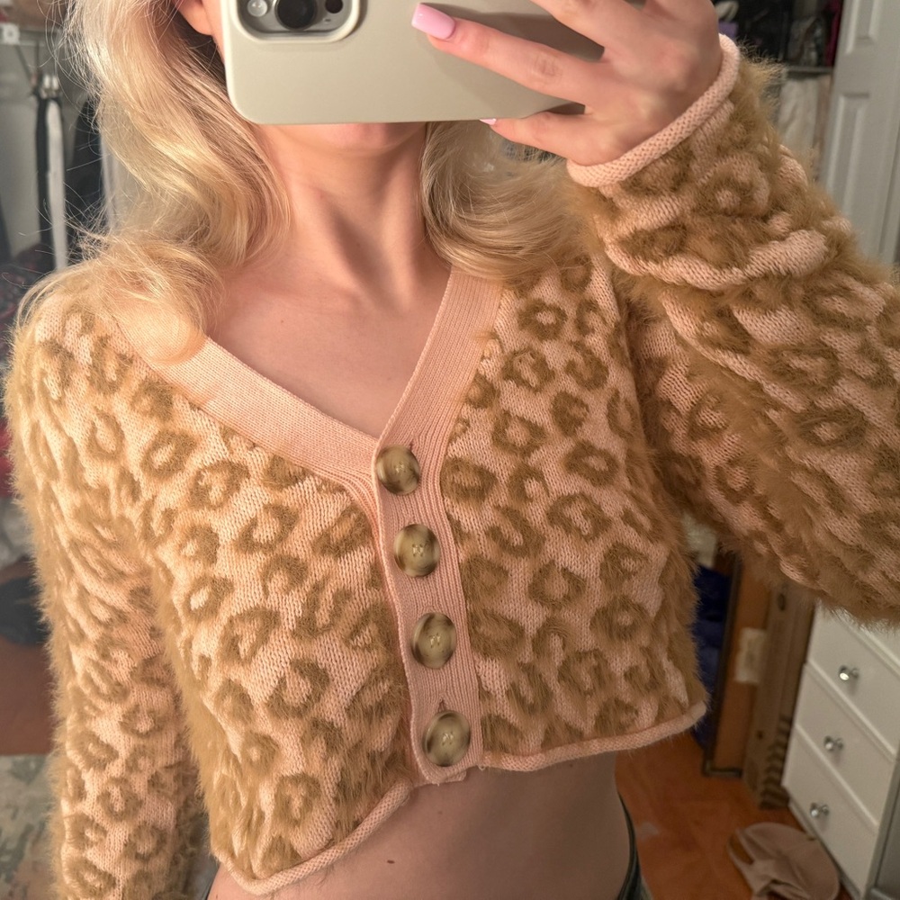 Kimchi Blue (Urban Outfitters) Tan Pink Leopard Print Cropped Cardigan - Size S